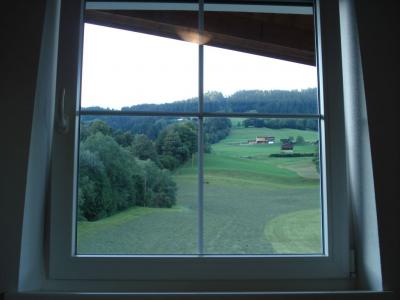 Uitzicht vanuit slaapkamer 3